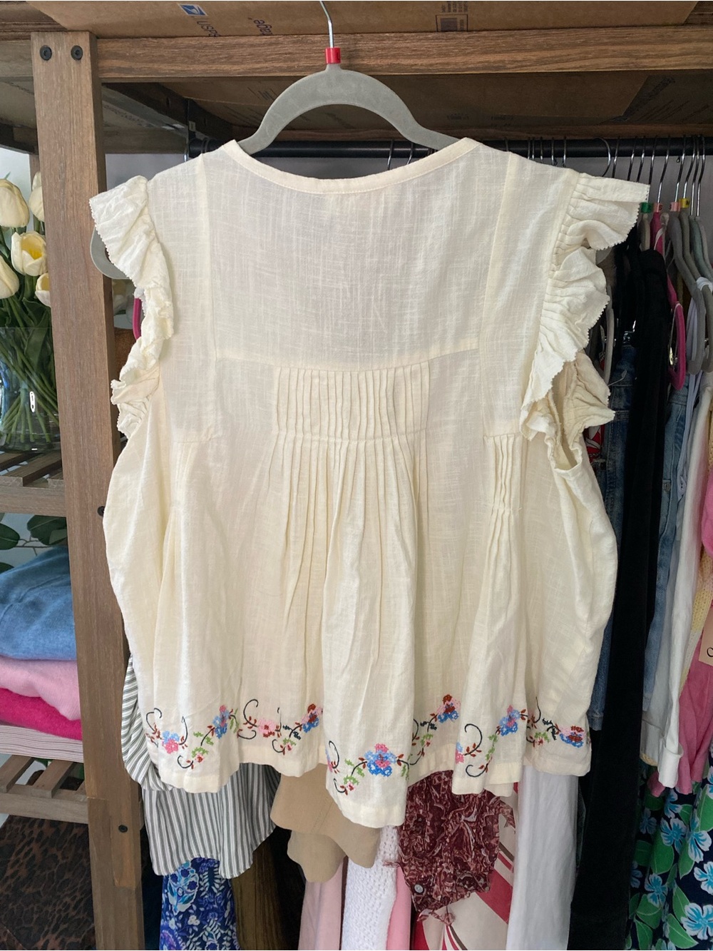 JENNIFER & GRACE Ecru Embroidered Ruffle Sleeve Cotton Top! 🐚 - Picture 8 of 16